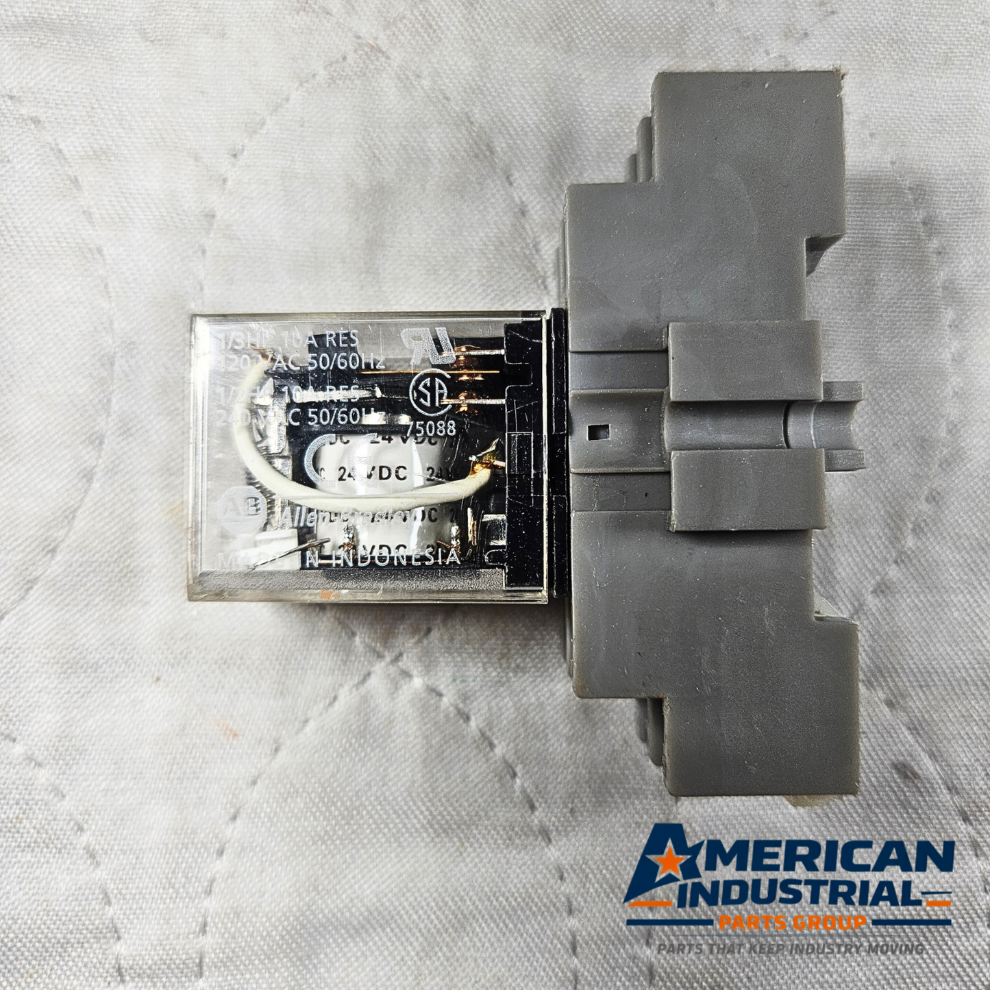 Allen-Bradley 700-HB32Z24-4 relay with 700-HN116 socket base 24VDC for industrial control panels and automation systems