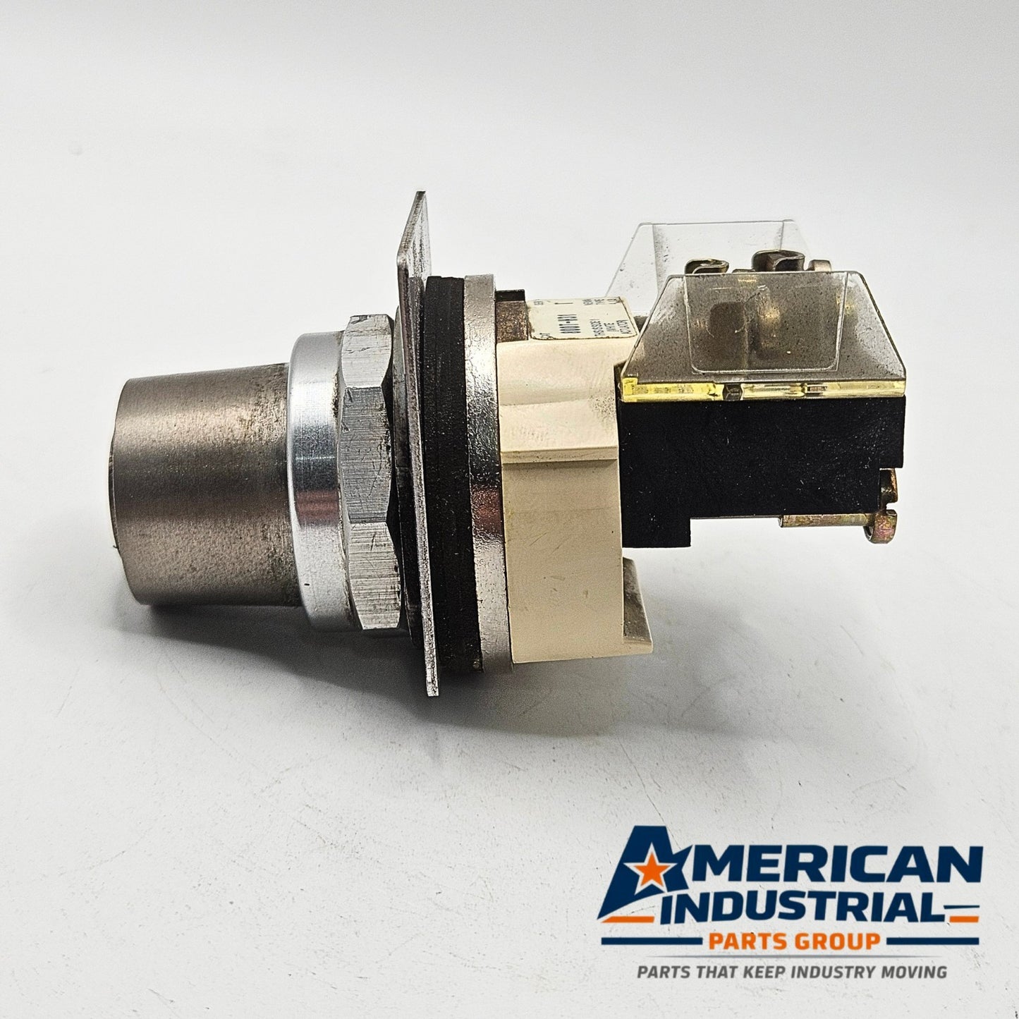 Allen-Bradley 800T-H31 30mm 2-position keyed selector switch NEMA 4/13 for industrial control panel operation