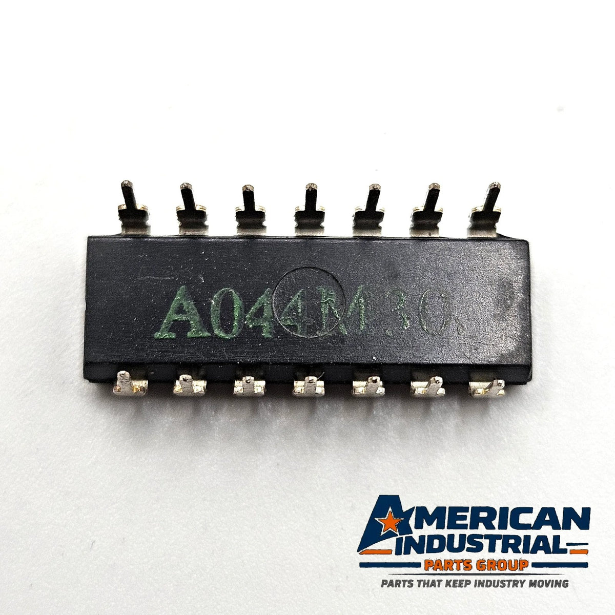 Texas Instruments 2392118 LE759933 14-pin DIP integrated circuit new old stock for vintage electronics repair and board restoration
