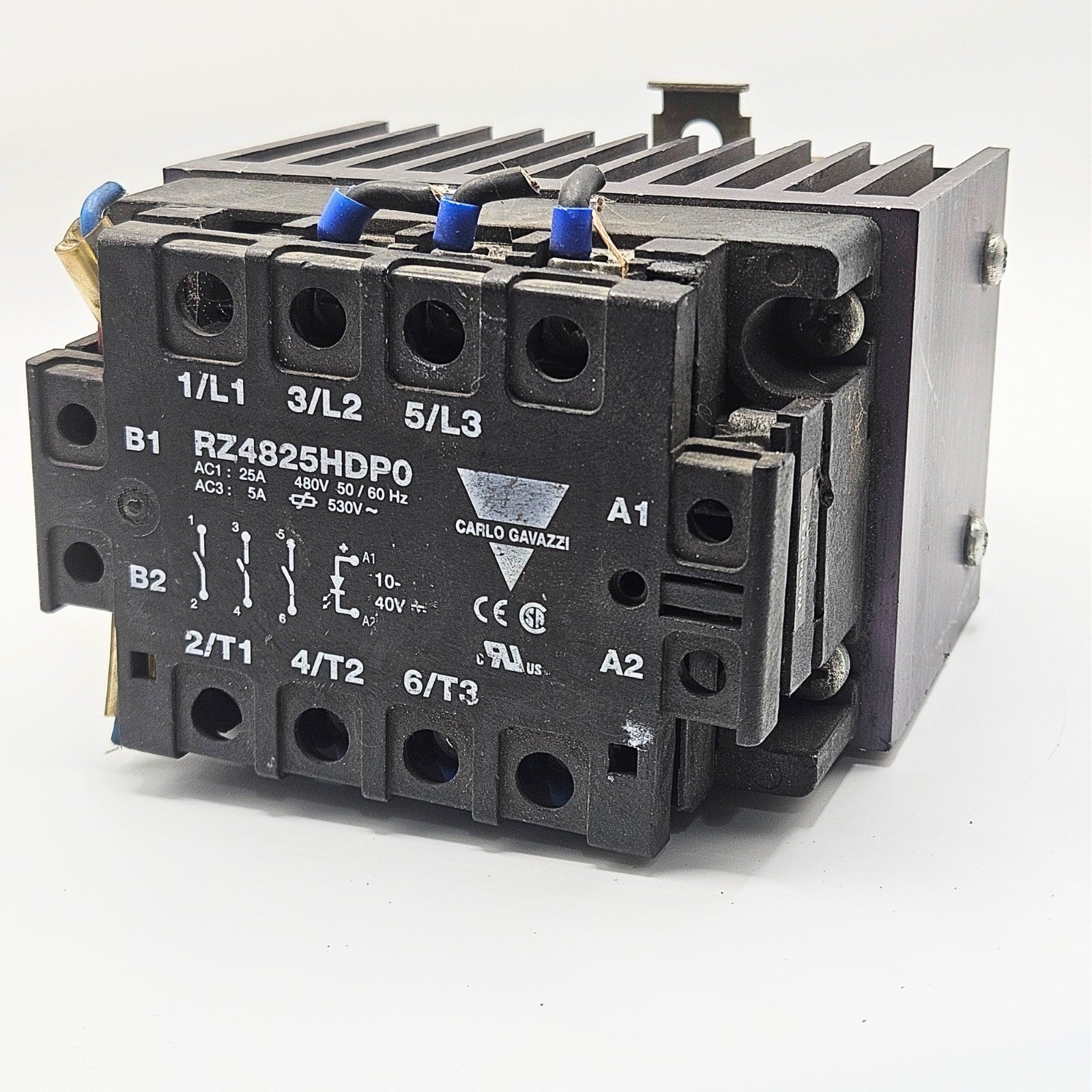 Carlo Gavazzi RZ4825HDP0 Solid State Relay 25A 480V w/ Heat Sink Used