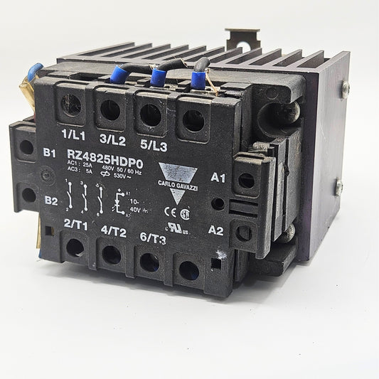 Carlo Gavazzi RZ4825HDP0 Solid State Relay 25A 480V w/ Heat Sink Used