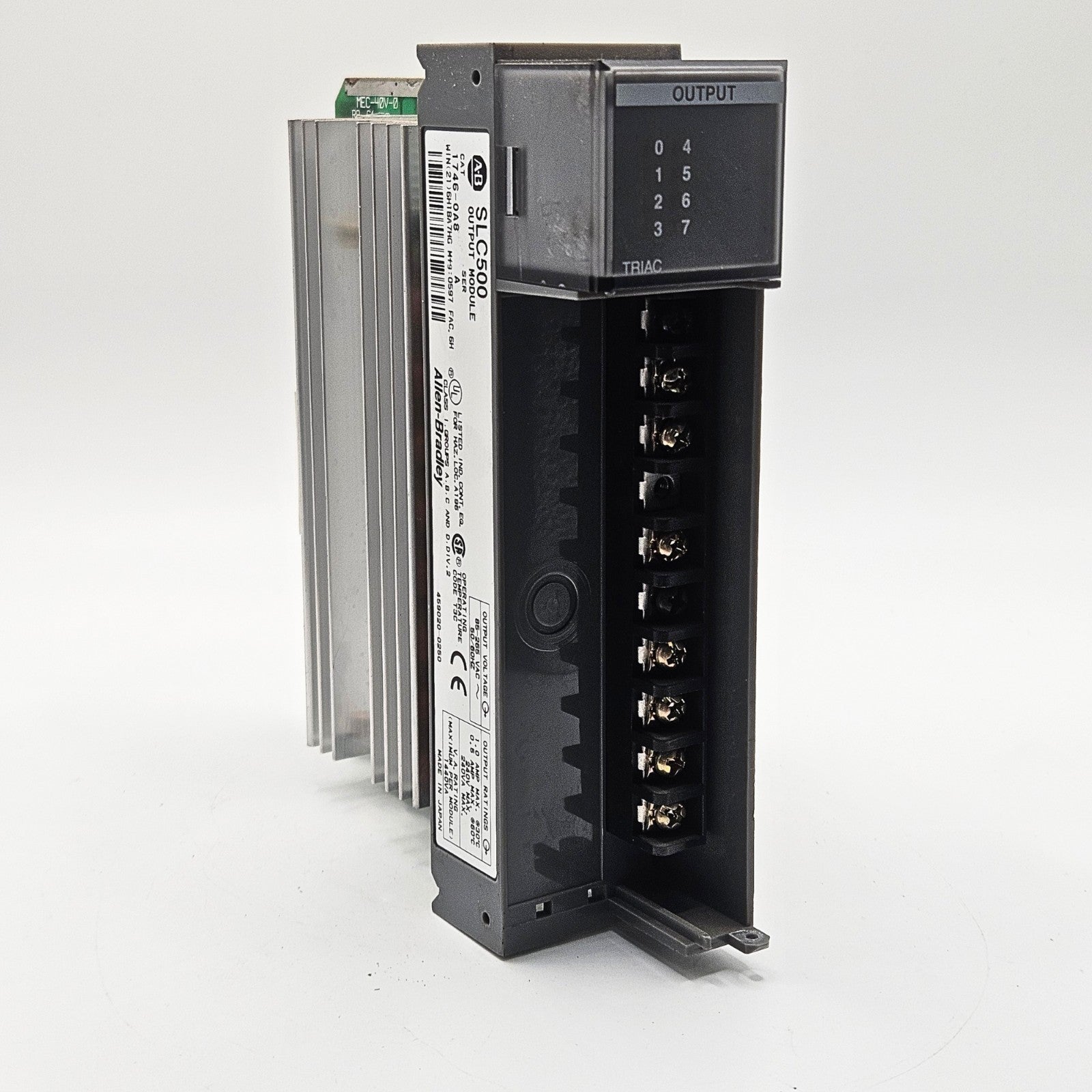 Allen-Bradley 1746-OA8 Series A SLC 500 8-point AC output module 85-265VAC for PLC automation systems and control panels