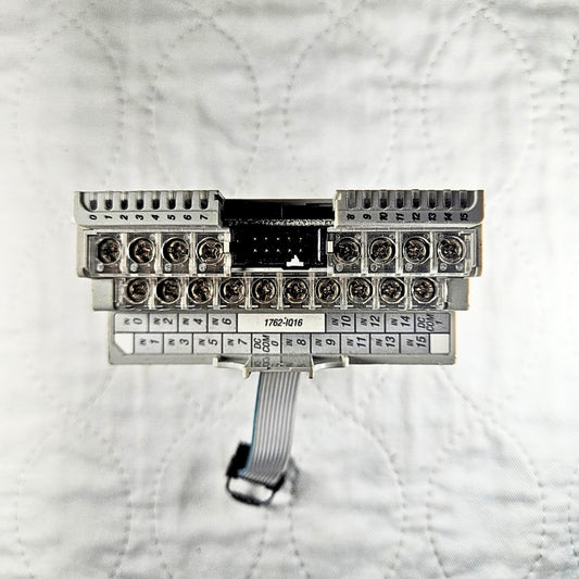 Allen-Bradley 1762-IQ16 MicroLogix 16-point 24VDC sink/source input module for PLC automation systems and control panels