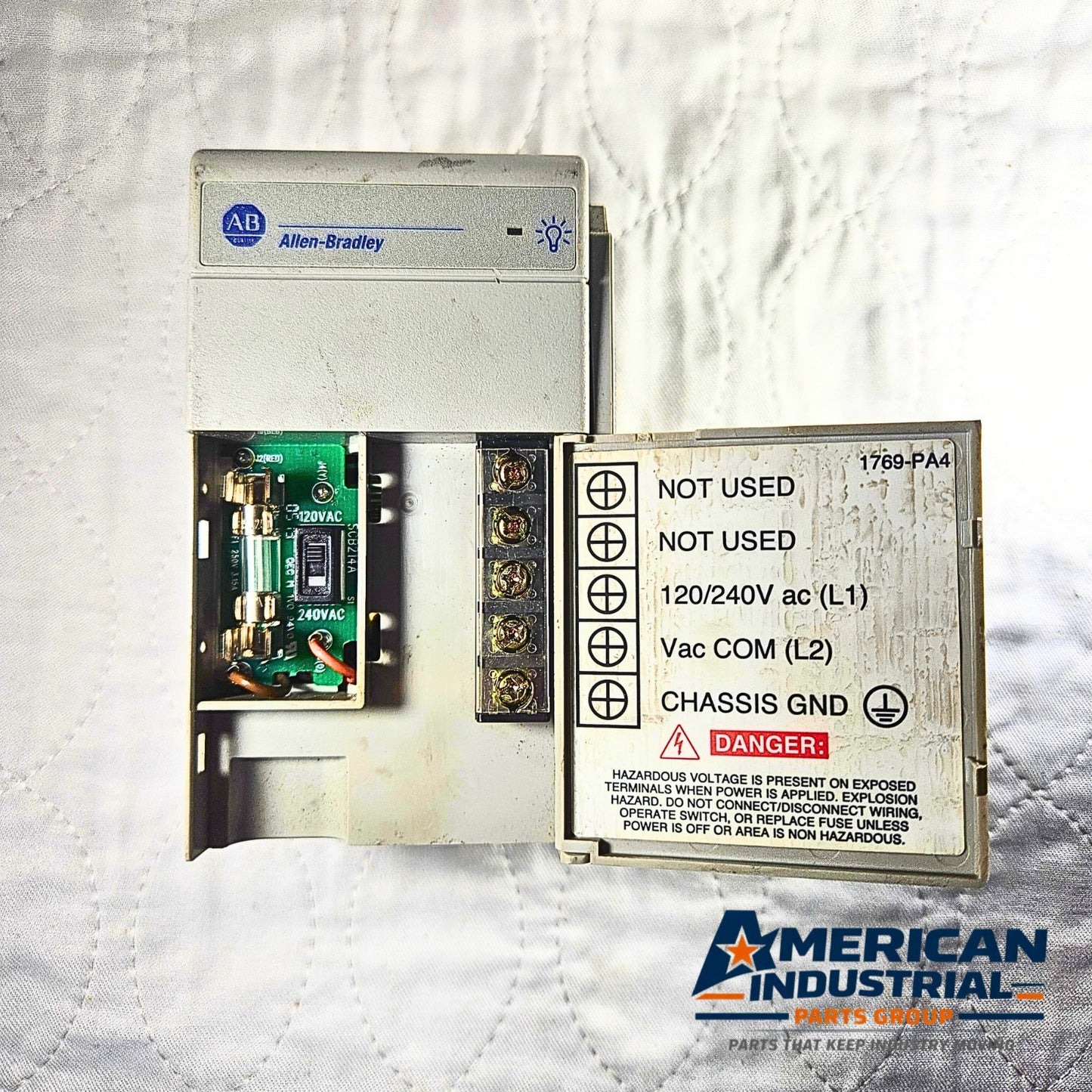 Allen-Bradley 1769-PA4 Compact I/O AC power supply Series A for PLC automation systems and control panels
