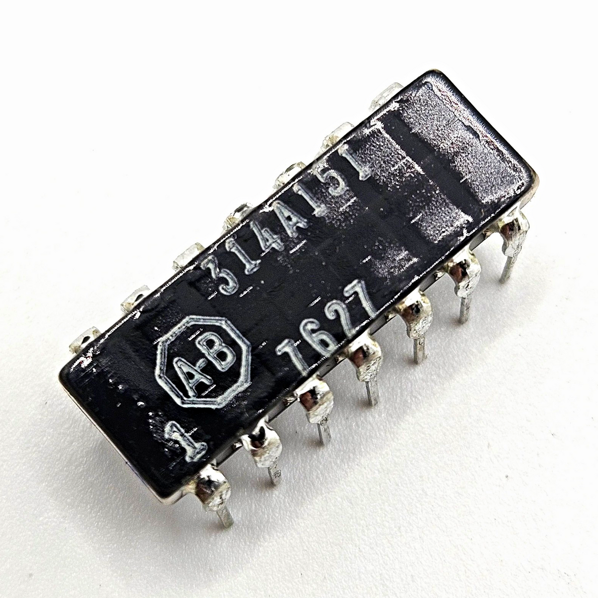 Allen-Bradley 314A151 150 ohm 2% thick-film resistor network 14-pin DIP for industrial circuit board repair and replacement