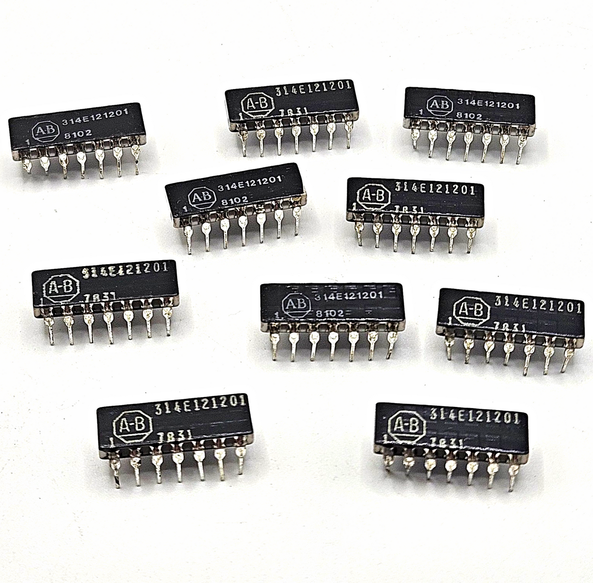 Lot of 10 Allen-Bradley 314E121201 120/200 ohm cermet line termination network 14-pin ceramic DIP for TTL and ECL circuit repair