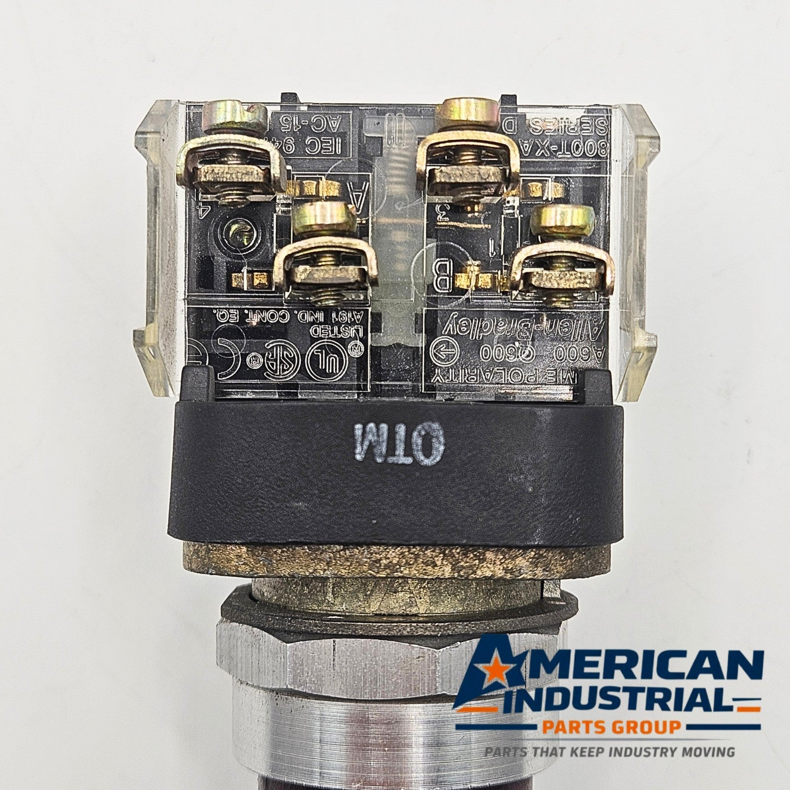 Allen-Bradley 800T-FXP16D4 red illuminated mushroom push-pull push button for industrial control panels and motor control systems