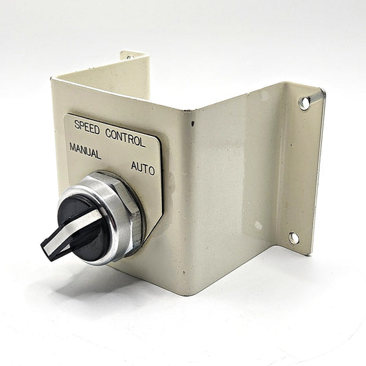 Allen-Bradley 800T-H2 30mm 2-position hand-auto selector switch with bracket for industrial control panel operation