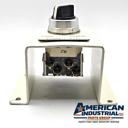 Allen-Bradley 800T-H2 30mm 2-position hand-auto selector switch with bracket for industrial control panel operation
