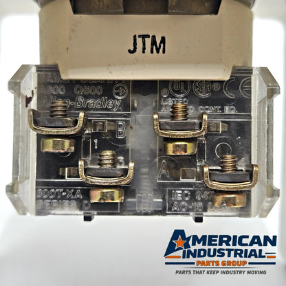 Allen-Bradley 800T-H2 30mm 2-position hand-auto selector switch with bracket for industrial control panel operation
