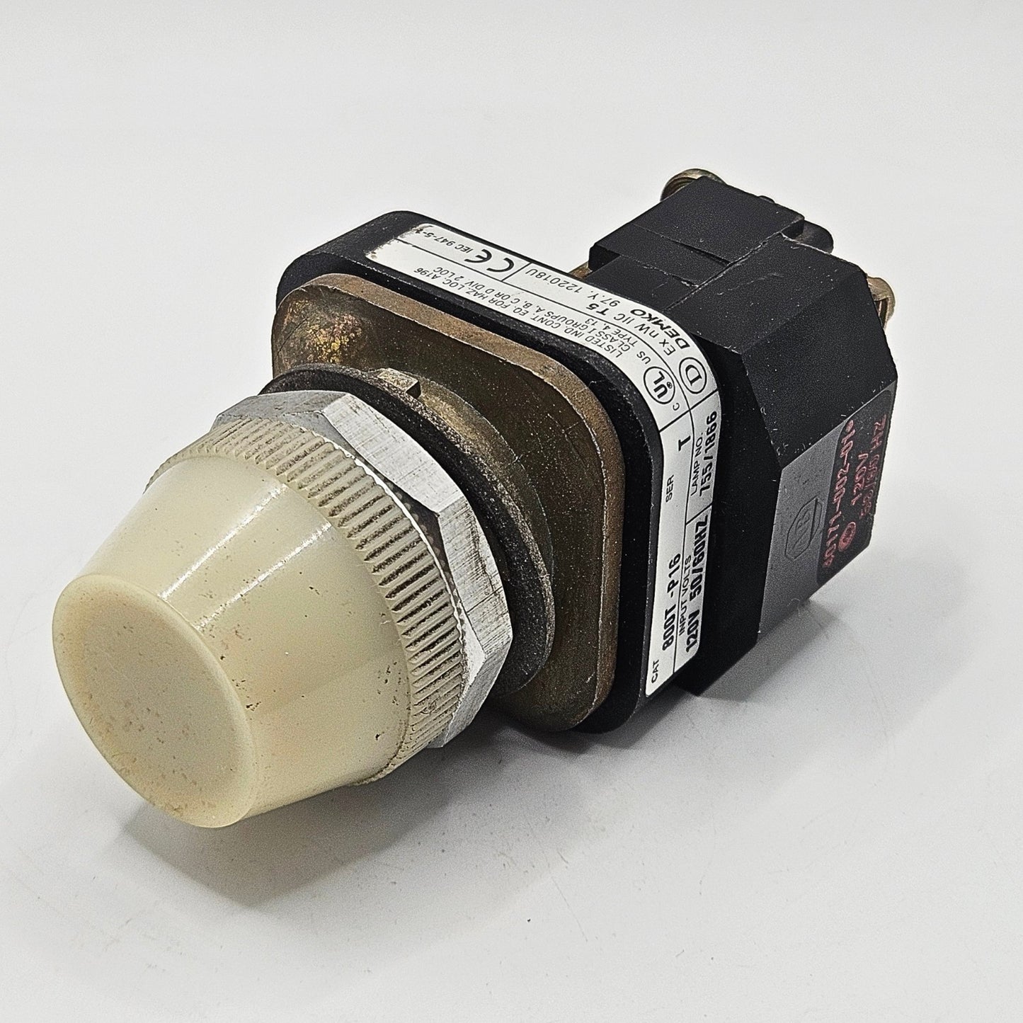 Allen-Bradley 800T-P16 Series T 30mm pilot light 120V white lens for industrial control panels and machine indication