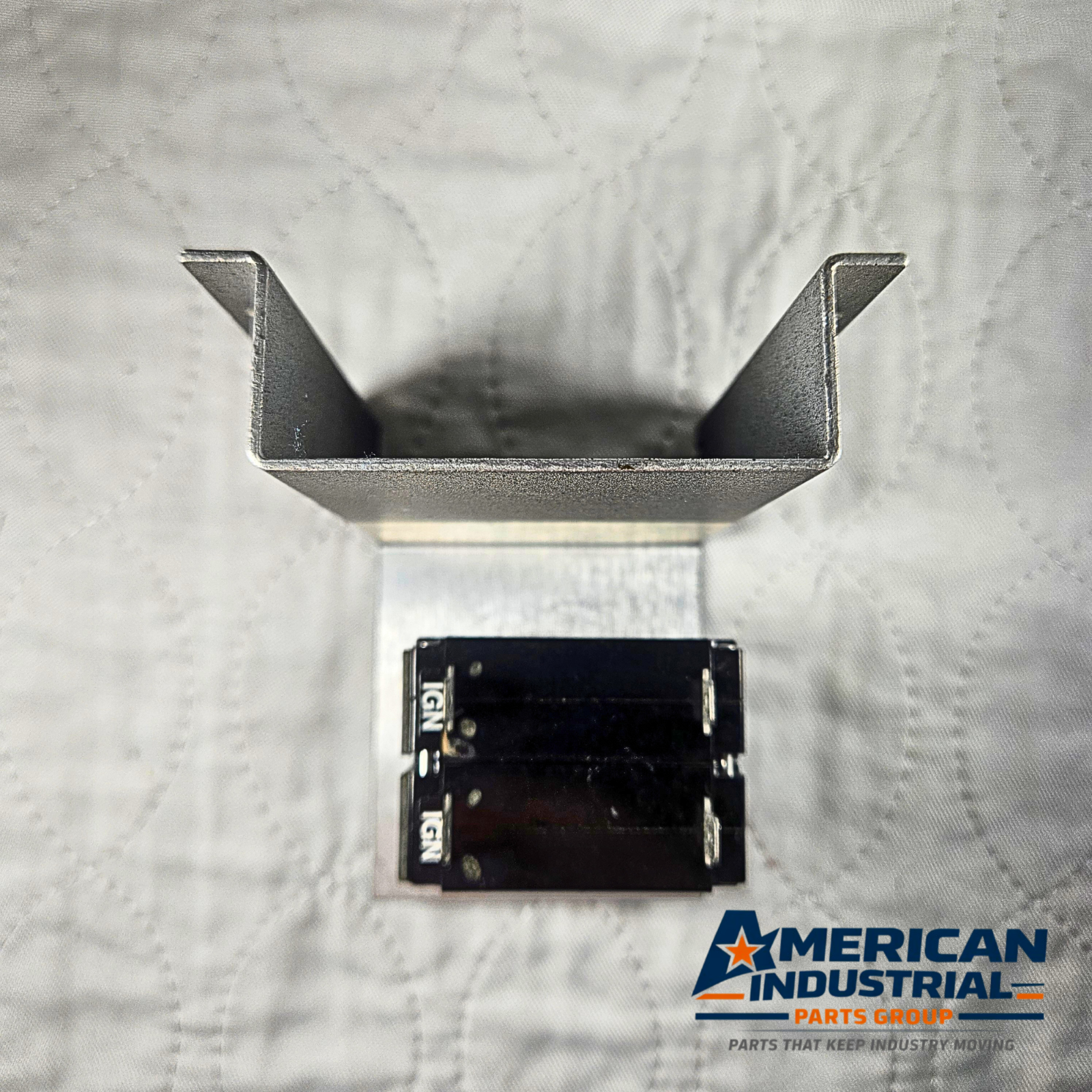 Carling Technologies AF2-80-26-610-112-I hydraulic magnetic circuit breaker 10A panel mount for industrial electrical applications