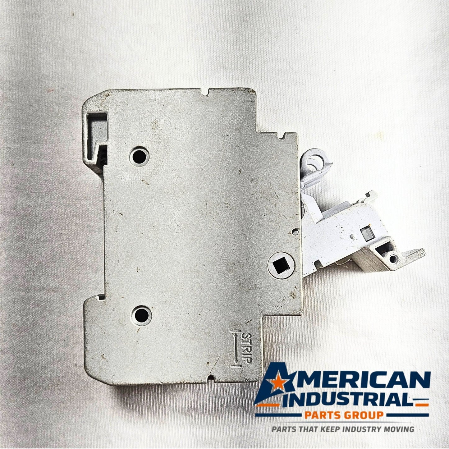 Cooper Bussmann CHCC Class CC fuse holder 30A 600V DIN mount for industrial electrical panels and MRO applications