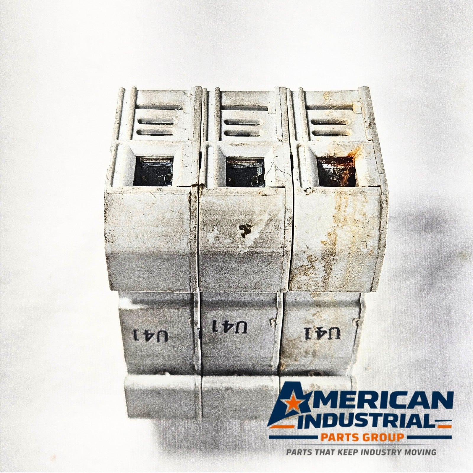 Cooper Bussmann CHM 10x38 32A 690V midget fuse holder for industrial electrical panels and MRO applications