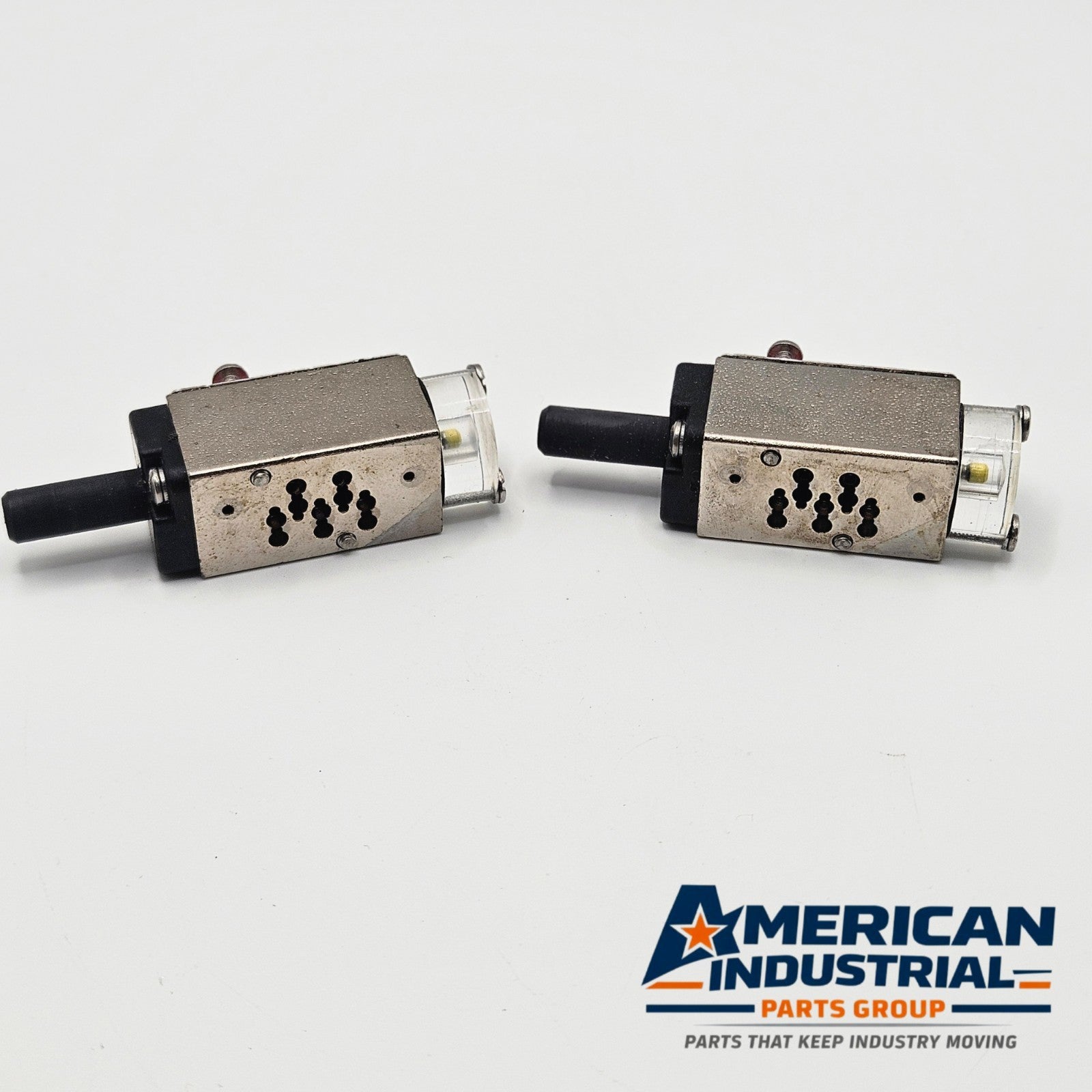 Dynamco X129 HW pneumatic valve lot for industrial MRO spare parts. American Industrial Parts Group.