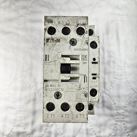 Eaton DILM32-10 XTCE032C10 contactor 32A 24V coil 3-pole for motor control and industrial automation systems