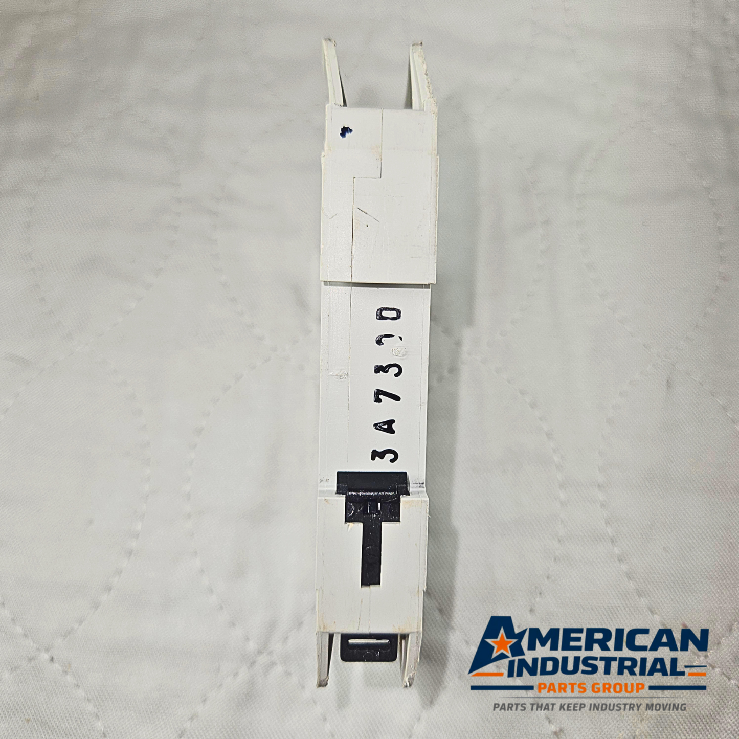 Eaton WMZT1D30 miniature circuit breaker 30A 1-pole DIN rail 277VAC 48VDC for industrial electrical panels and MRO applications