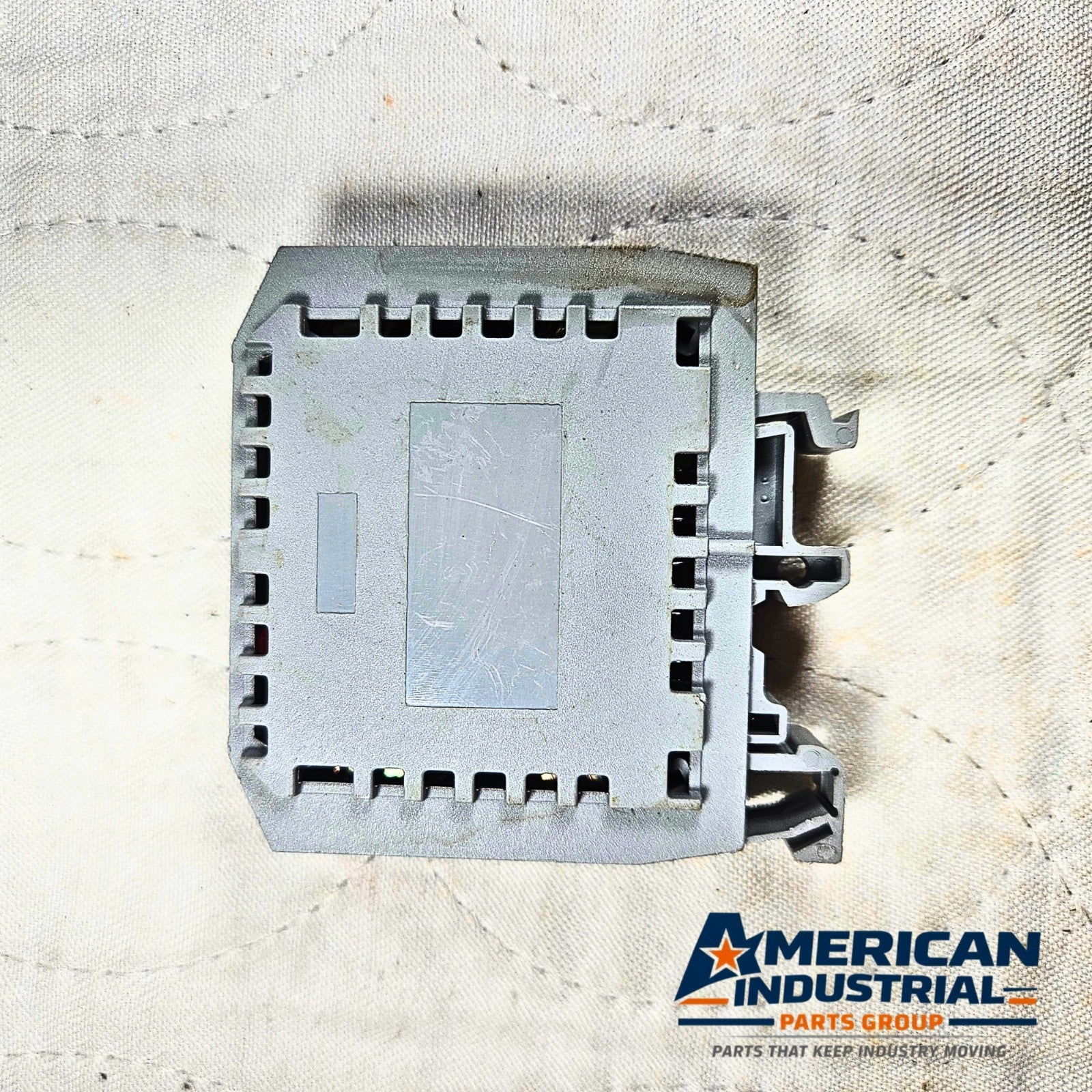 Entrelec 10 121.12 relay module 24VAC/DC slim DIN rail with LED indicator for industrial control panels and automation systems