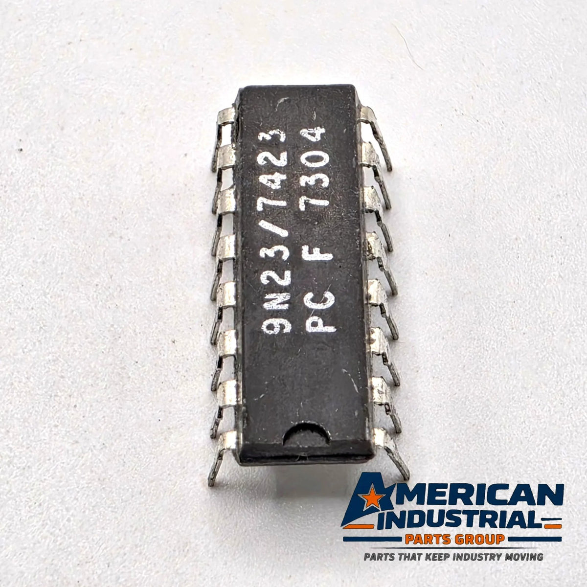 Fairchild 9N23 7423 dual 4-input NOR gate with strobe TTL DIP-16 for vintage logic repair from American Industrial Parts Group