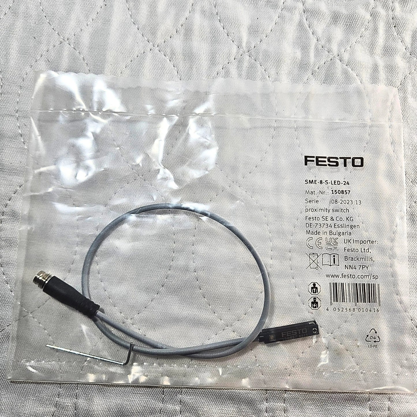 Festo SME-8-LED-24 cylinder sensor reed switch 24V for pneumatic automation systems and industrial control applications