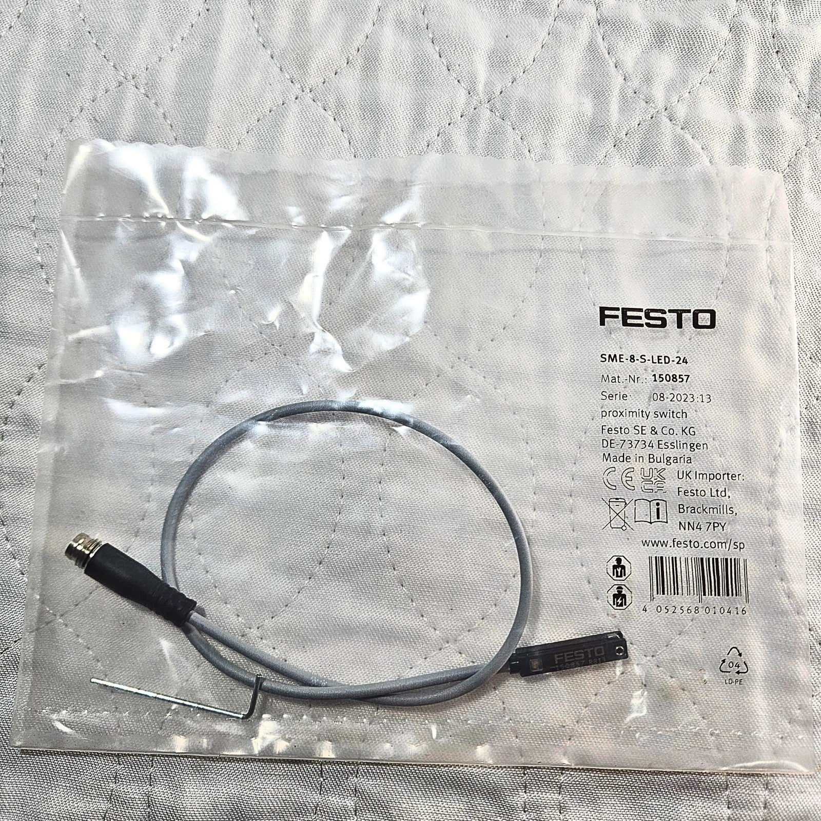Festo SME-8-LED-24 cylinder sensor reed switch 24V for pneumatic automation systems and industrial control applications