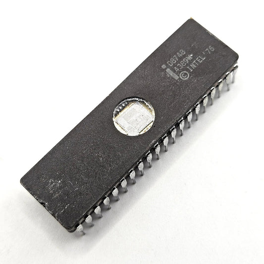 Intel D8748 MCS-48 8-bit UV EPROM microcontroller ceramic DIP-40 vintage new old stock for legacy equipment repair