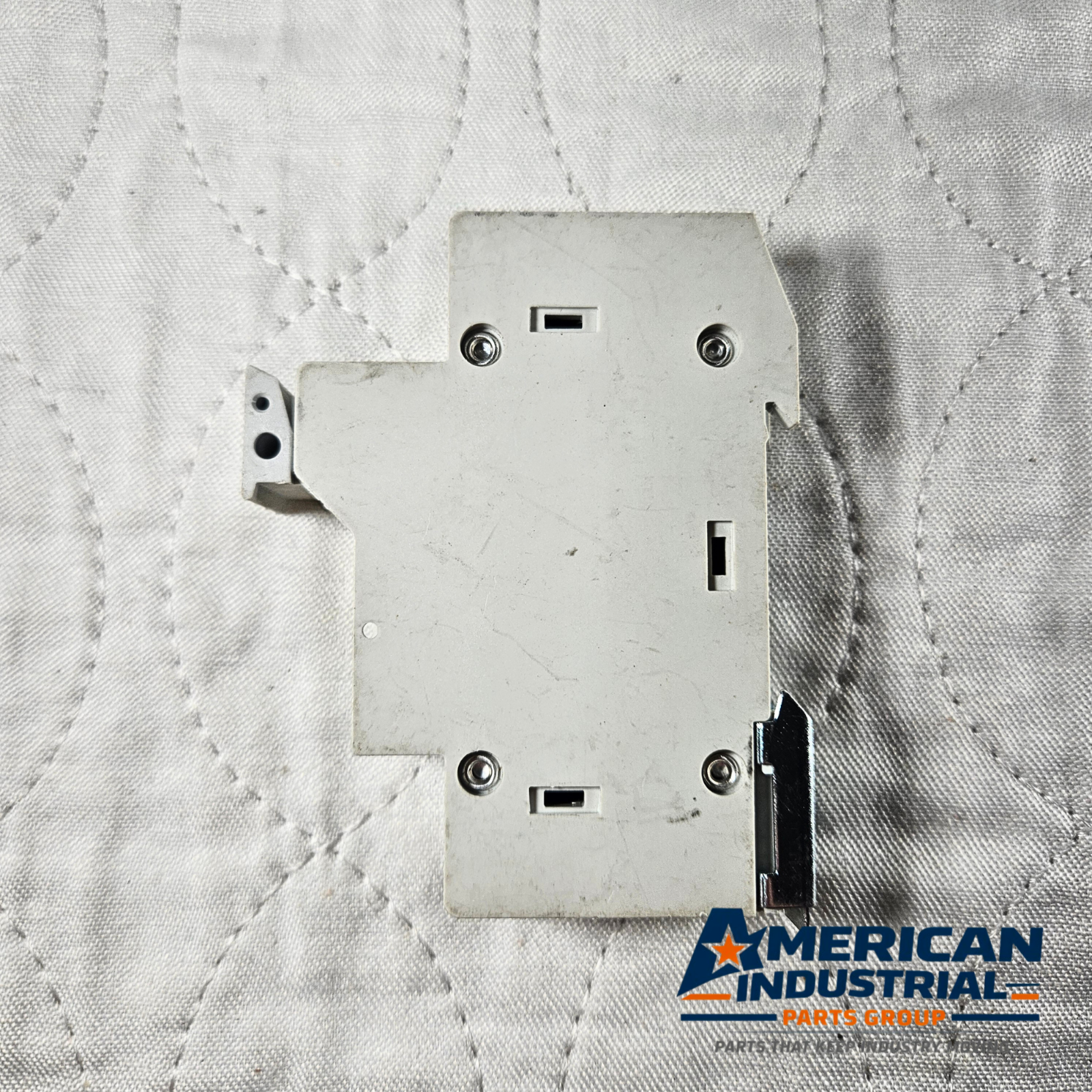 ITC Series 400 30A 600VAC DIN rail circuit breaker lot of 4 for industrial electrical panels and MRO applications