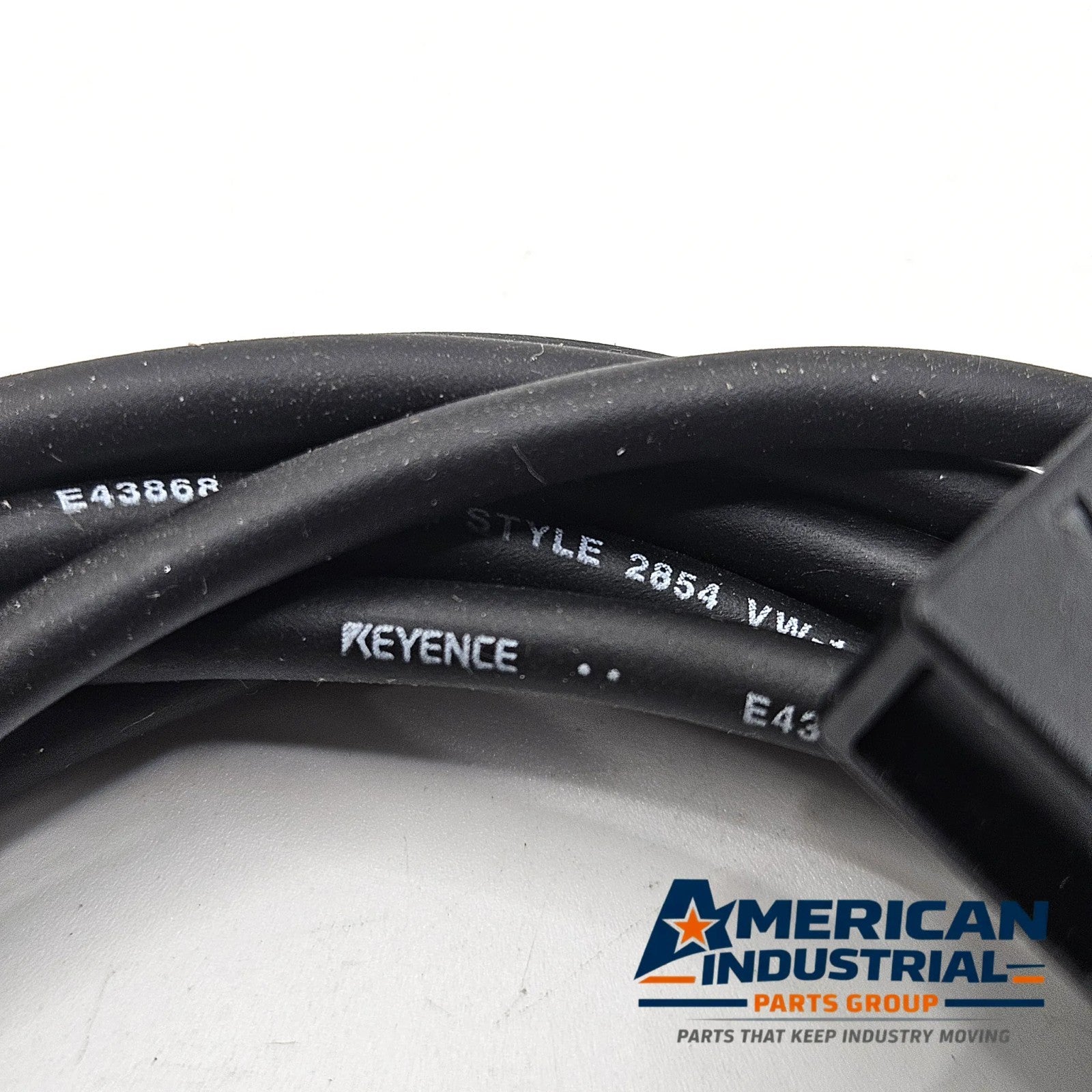 Keyence FS-V11 digital fiber optic sensor amplifier NPN cable type 12-24VDC for industrial automation
