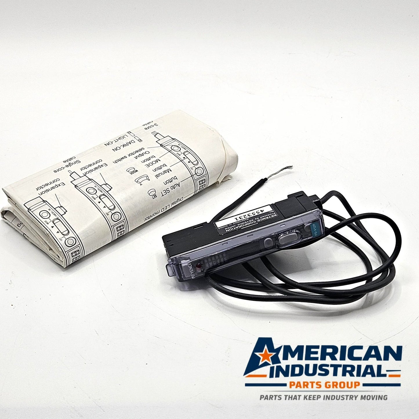 Keyence FS-V12P digital fiber optic sensor amplifier PNP 12-24VDC for industrial automation