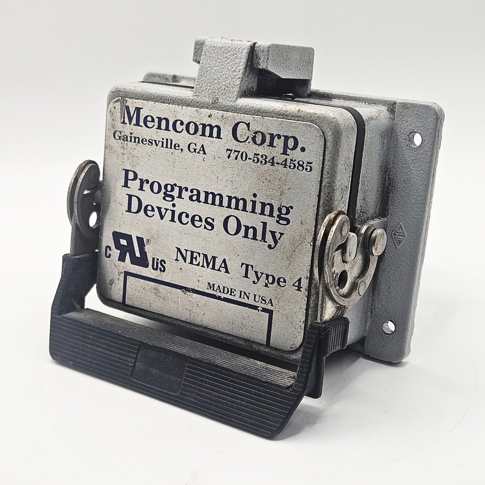 Mencom DP-DB9-RJ45-R-32 panel interface connector with DB9 and RJ45 programming port for industrial control panels and automation systems