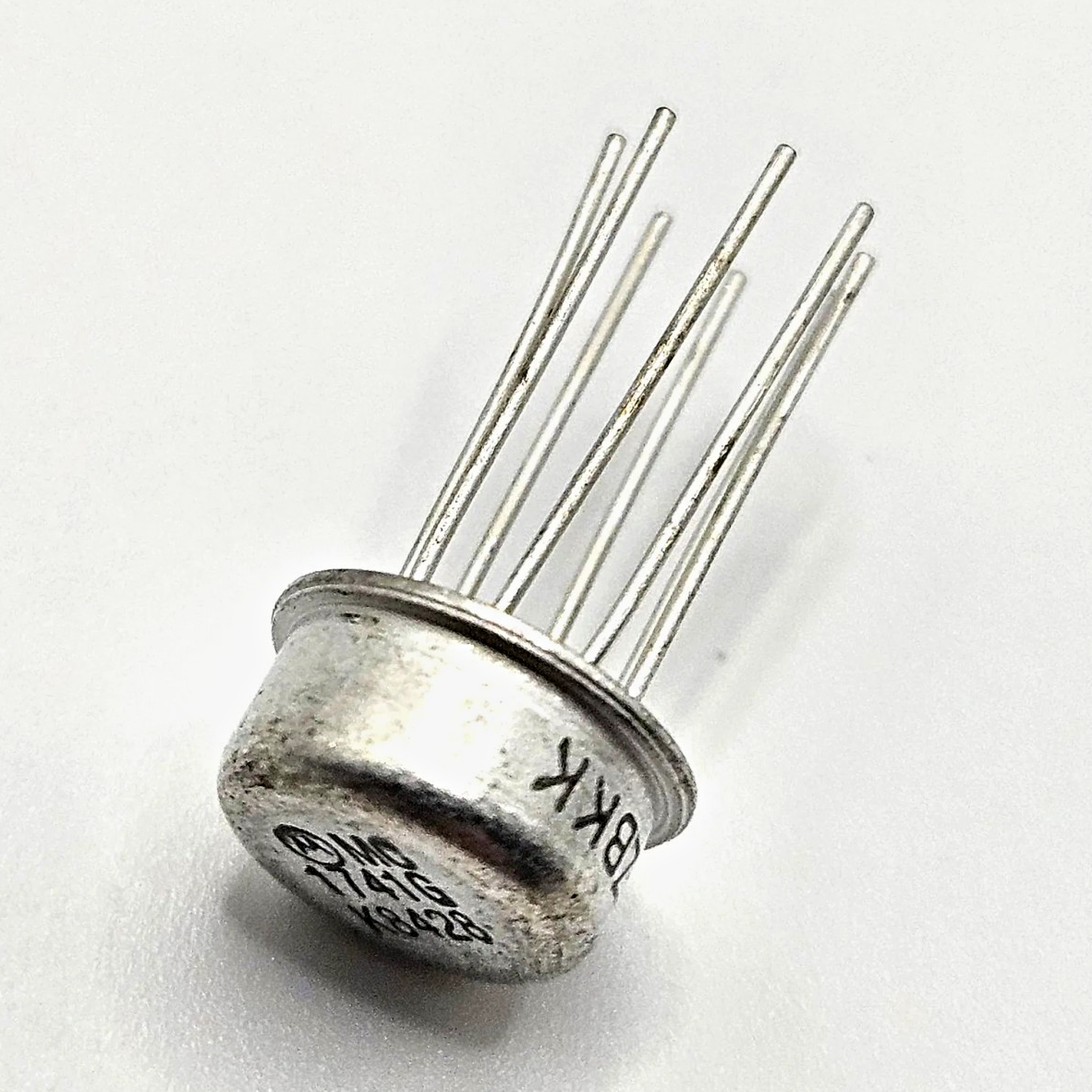 Motorola MC1741SG 741 operational amplifier 8-pin metal can ECG-941 for amplifier circuit repair from American Industrial Parts Group