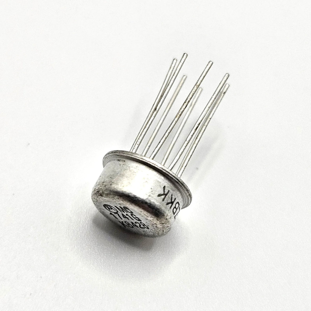 Lot of 10 Motorola MC1741SG 741 operational amplifiers 8-pin metal can for amplifier circuit repair from American Industrial Parts Group
