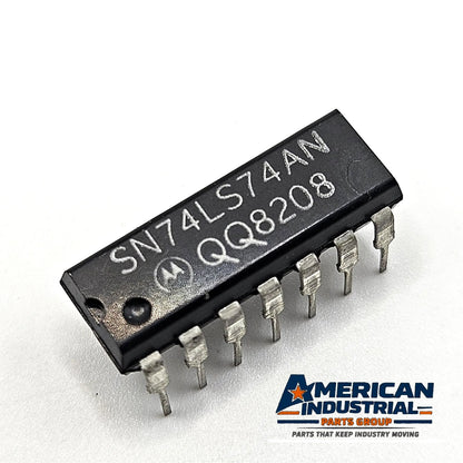 Lot of 2 Motorola SN74LS74AN dual D flip-flop 14-pin DIP for vintage electronics repair and TTL logic circuits