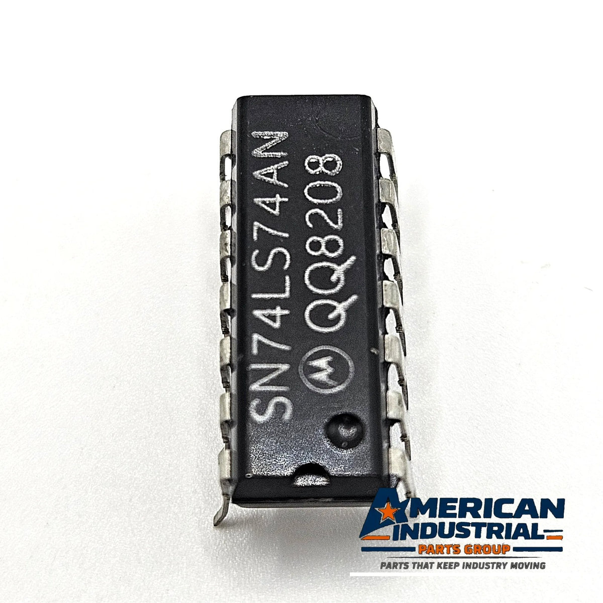 Lot of 2 Motorola SN74LS74AN dual D flip-flop 14-pin DIP for vintage electronics repair and TTL logic circuits