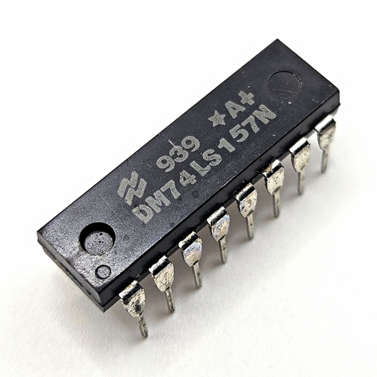 National Semiconductor DM74LS157N quad 2:1 multiplexer DIP-16 for vintage electronics repair and TTL logic circuits