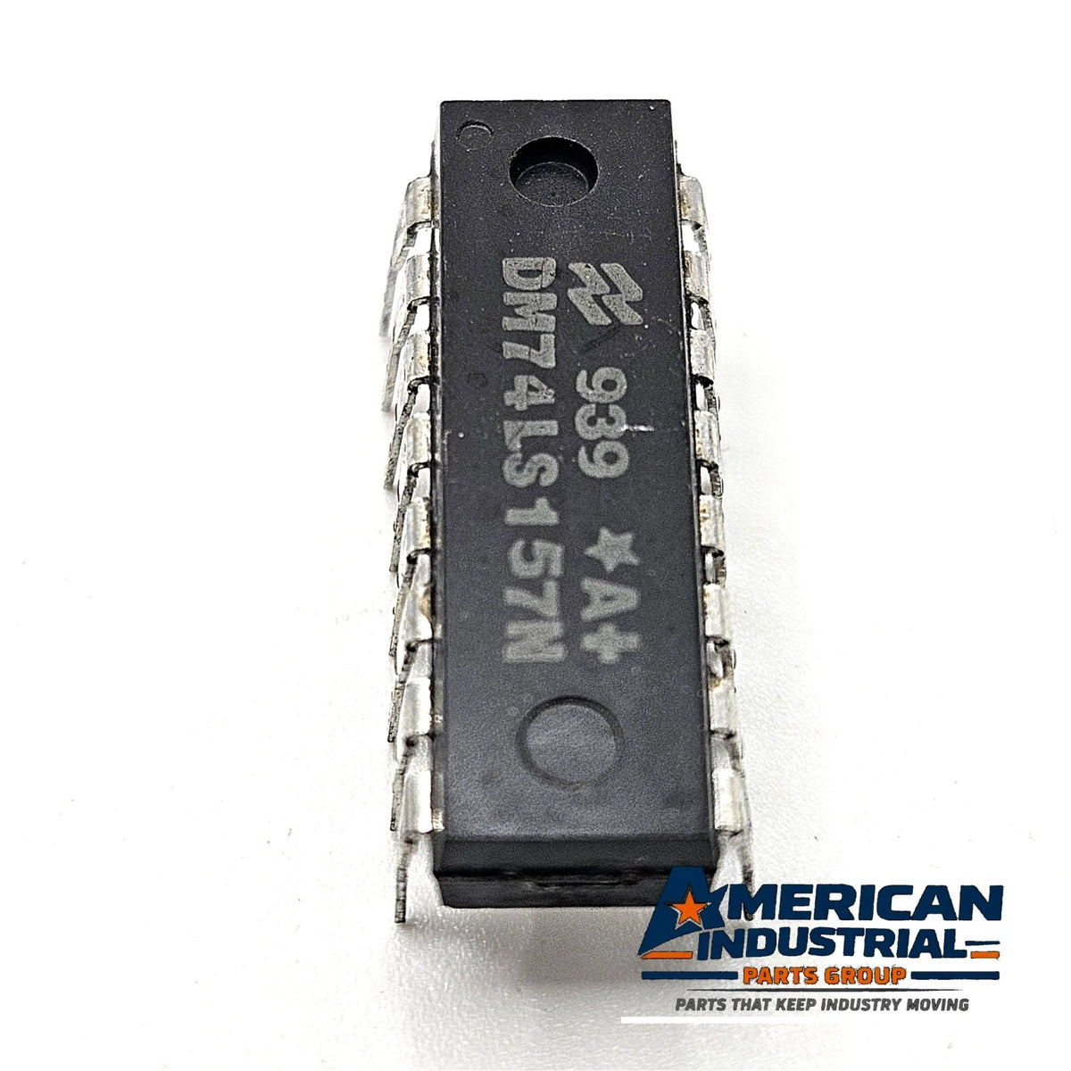 National Semiconductor DM74LS157N quad 2:1 multiplexer DIP-16 for vintage electronics repair and TTL logic circuits