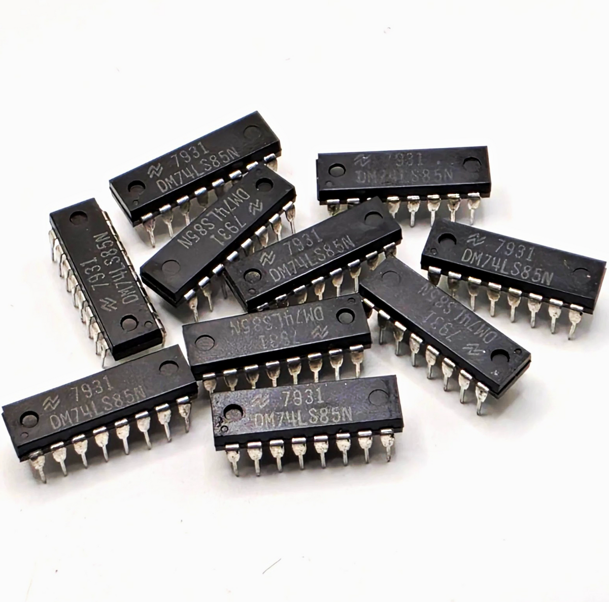 Lot of 10 National Semiconductor DM74LS85N 74LS85 4-bit magnitude comparators 16-pin DIP for vintage computer and logic repair from American Industrial Parts Group