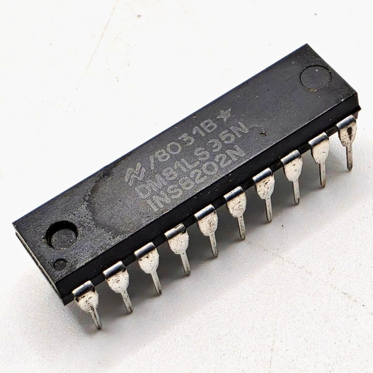 National Semiconductor DM81LS95N INS8202N octal tri-state buffer IC 20-pin DIP 1980 from American Industrial Parts Group