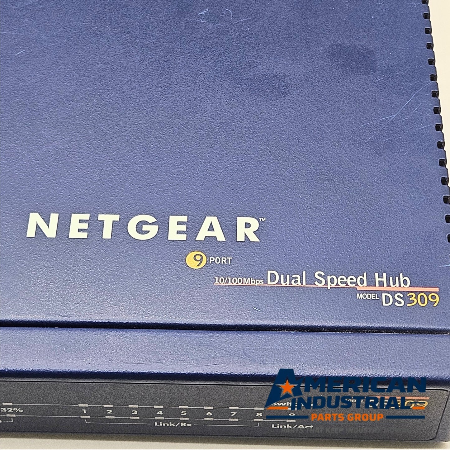 Netgear DS309 9-port dual speed hub 10/100Mbps for network connectivity applications