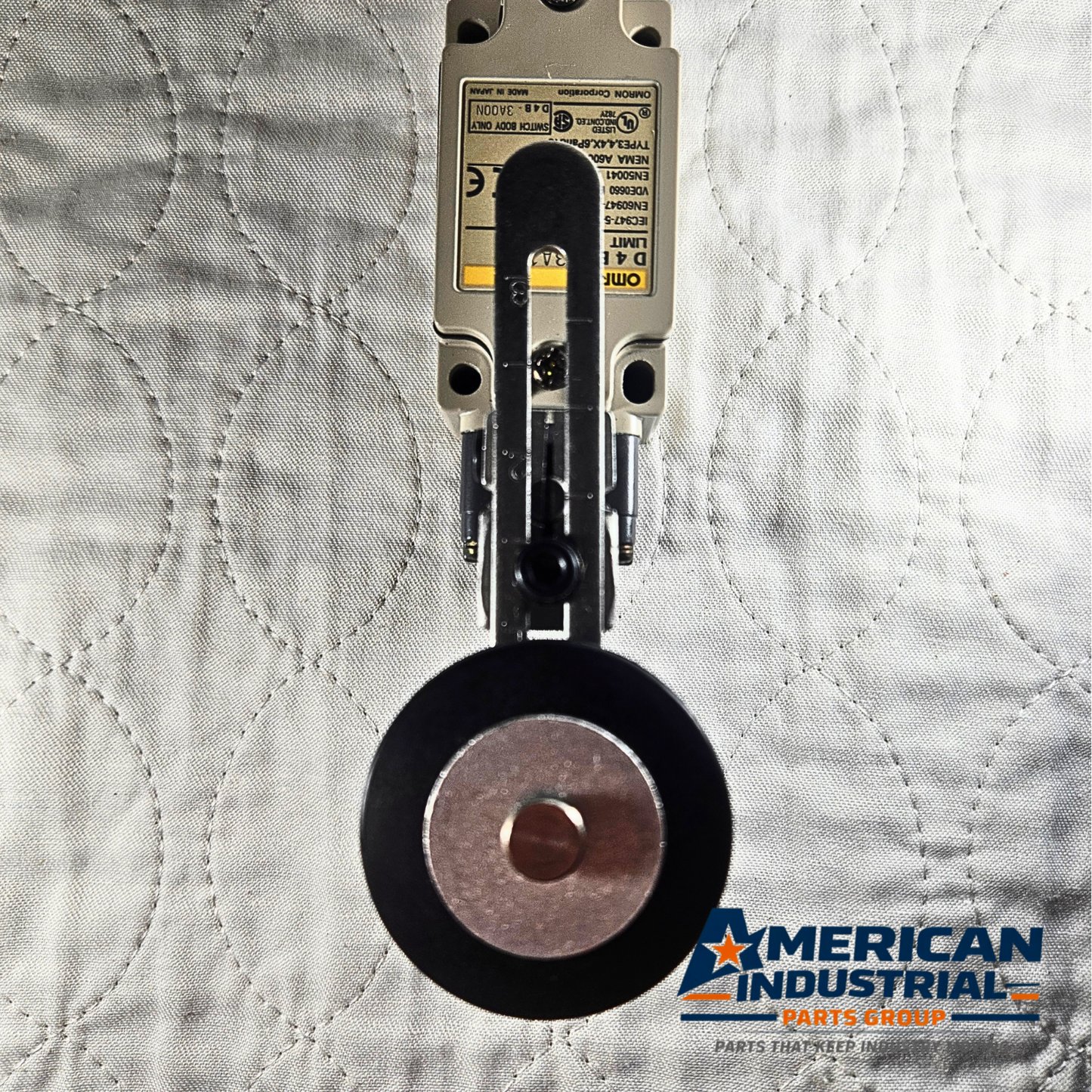 Omron D4B-3A13N limit switch roller lever IP67 for industrial automation and machine safety applications