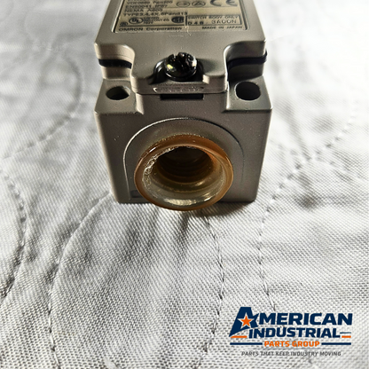 Omron D4B-3A13N limit switch roller lever IP67 for industrial automation and machine safety applications