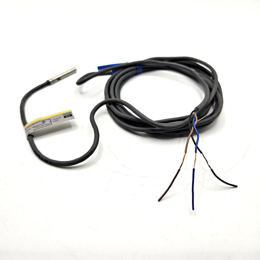 Omron E2E-CR8C1 inductive proximity sensor 0.8mm NPN normally open 10-30VDC for industrial metal detection