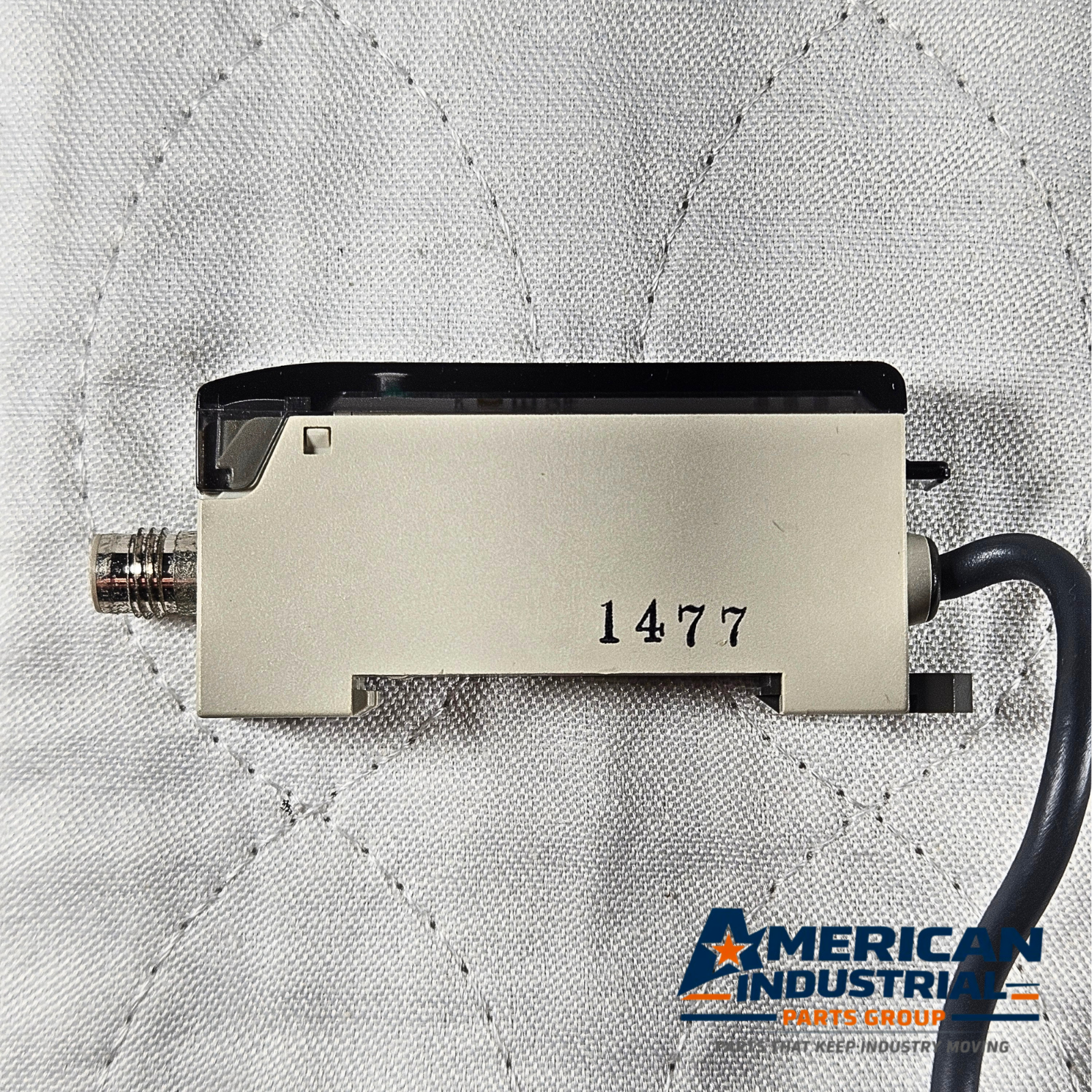 Omron E2J-JC4A capacitive proximity sensor 24VDC fiber optic amplifier for industrial automation systems