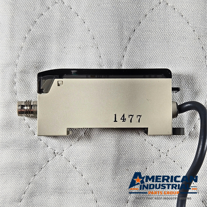 Omron E2J-JC4A capacitive proximity sensor 24VDC fiber optic amplifier for industrial automation systems