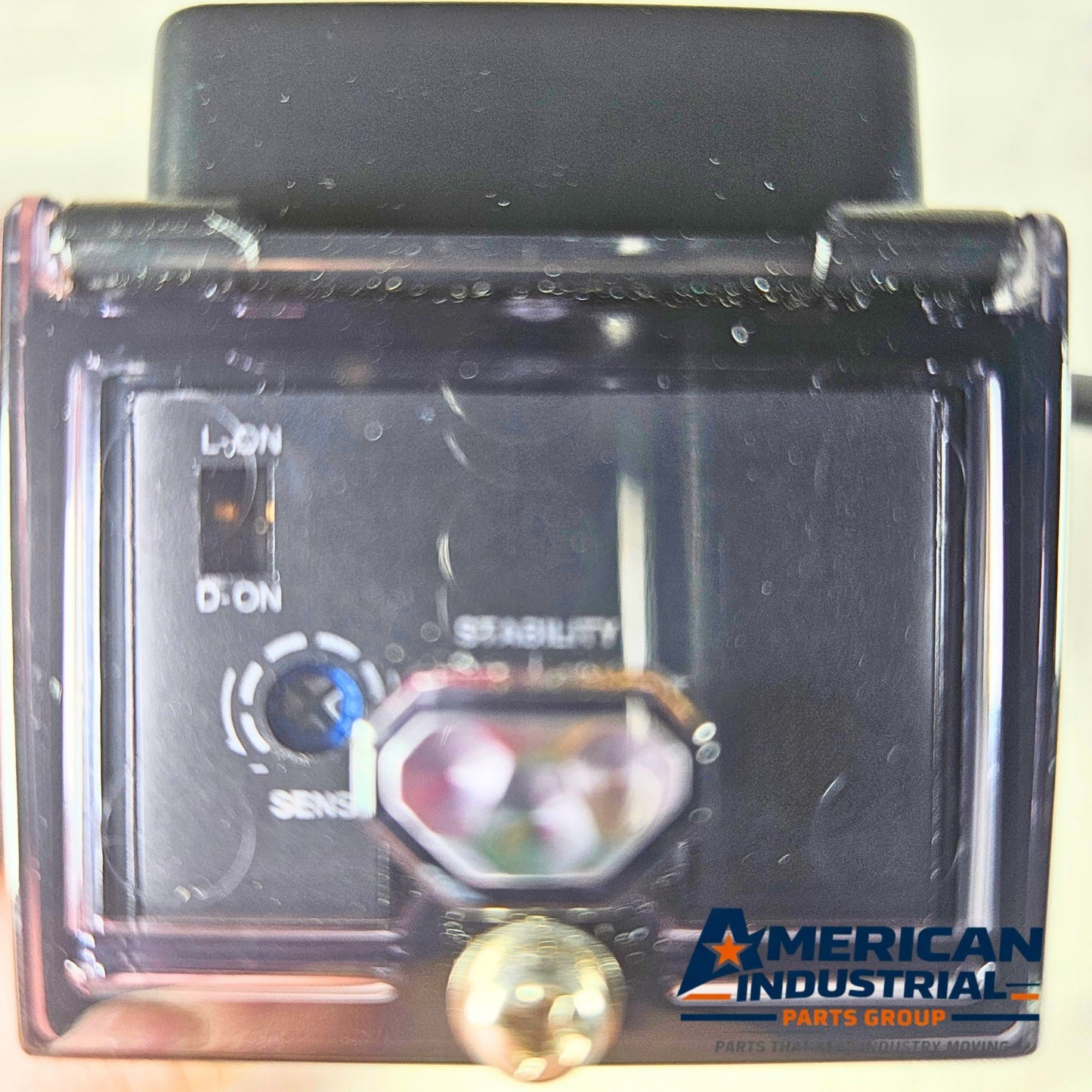 Omron E3JU-D2M4-3 photoelectric sensor switch 24-240VAC/DC for industrial automation systems and machine sensing