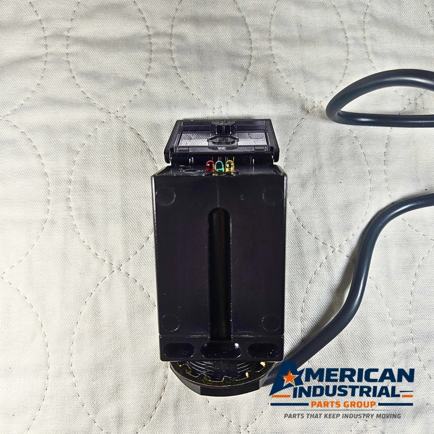 Omron E3JU-D2M4-3 photoelectric sensor switch 24-240VAC/DC for industrial automation systems and machine sensing