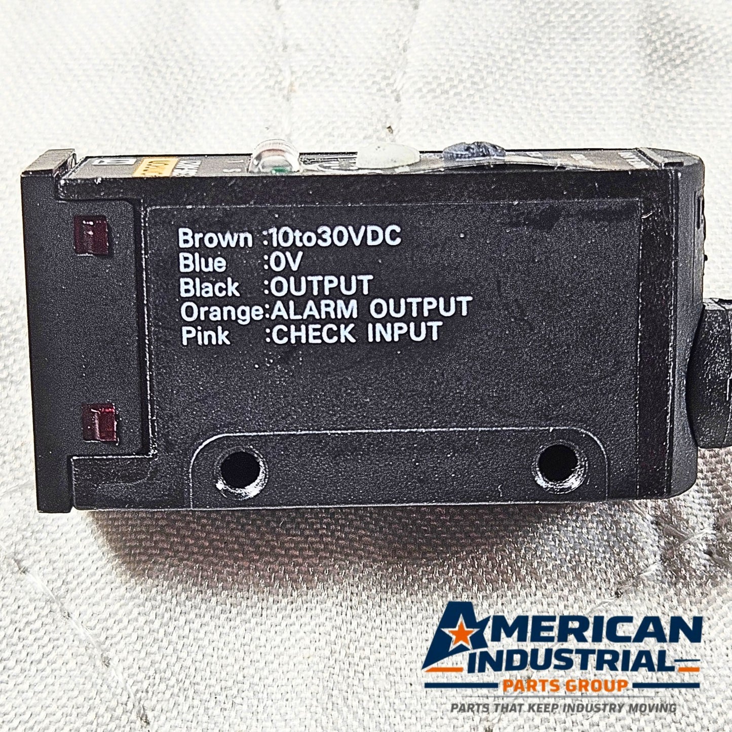 Omron E3S-AR21 photoelectric sensor 24-240VAC/DC for industrial automation and object detection applications