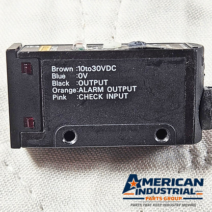 Omron E3S-AR21 photoelectric sensor 24-240VAC/DC for industrial automation and object detection applications