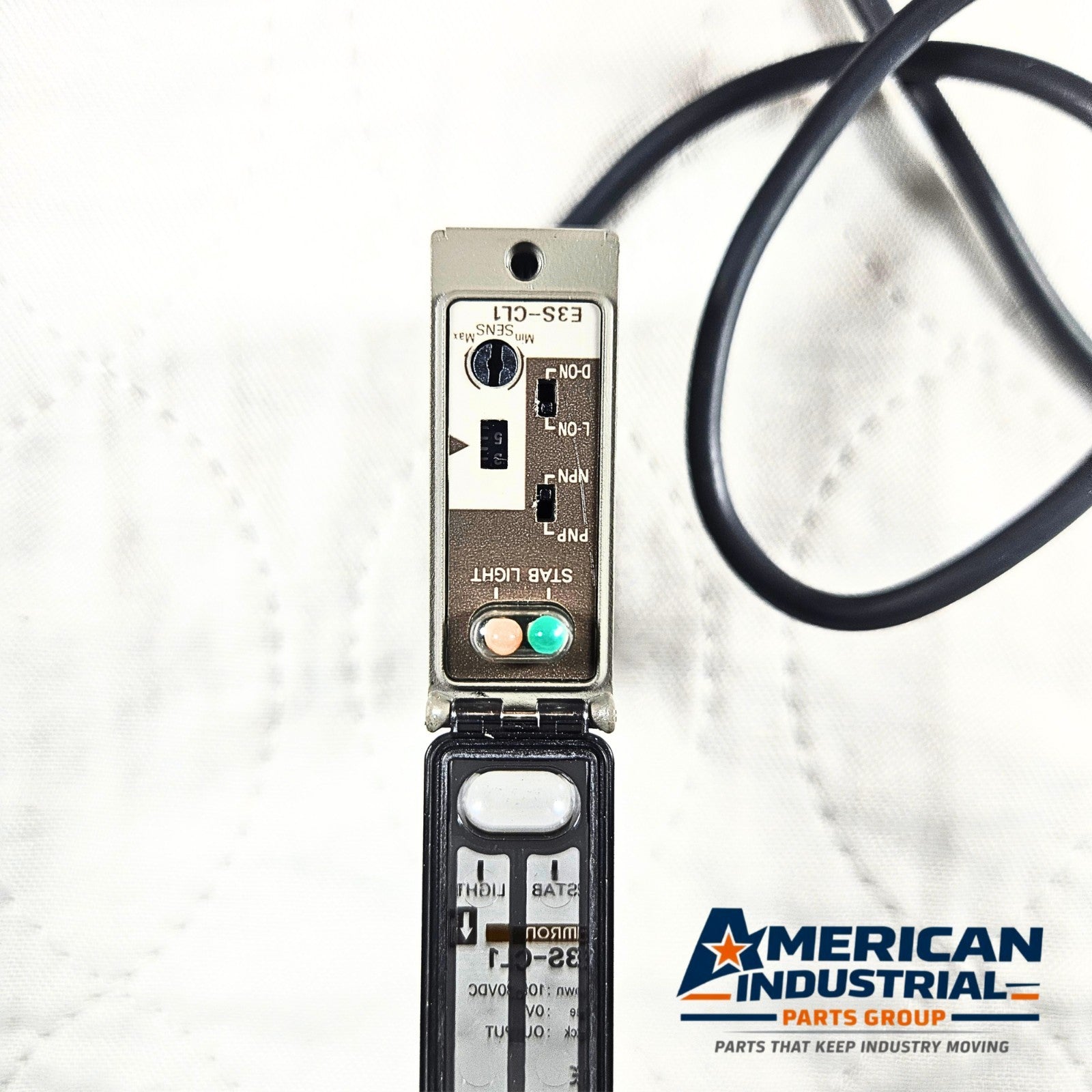 Omron E3S-CL1 photoelectric sensor 10-30VDC compact for industrial automation and machine sensing applications