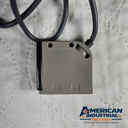 Omron E3S-CL1 photoelectric sensor 10-30VDC compact for industrial automation and machine sensing applications